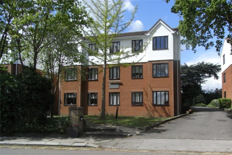 Eversholt Court, 44 Lyonsdown Road, New Barnet, EN5 1BX
