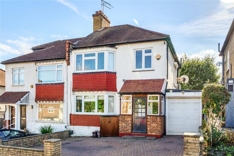 Denham Road, Whetstone