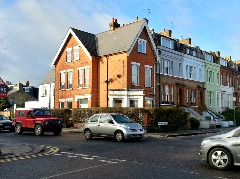 Flat 4 Cotswold Lodge, Stapylton Road, Barnet, Herts, EN5 4JD