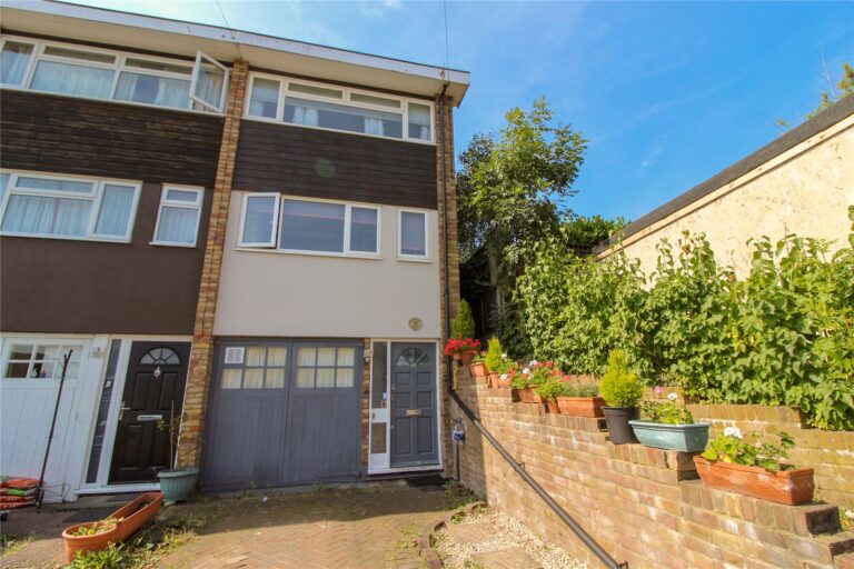 Teynham Court, 31 King Edward Road, Barnet, Hertfordshire, EN5 5AN