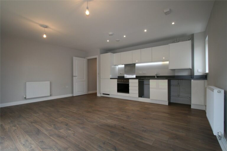 Flat 2 Brittany Court, 16A Plantagenet Road, Barnet, Herts, EN5 5JG