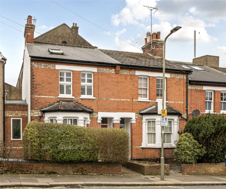 Falkland Road, Barnet, Hertfordshire, EN5 4LG