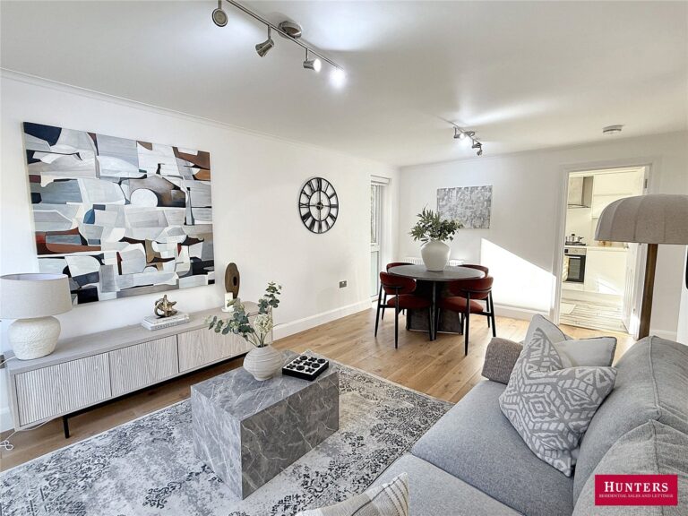 Sutherland Close, Barnet, EN5 2JL