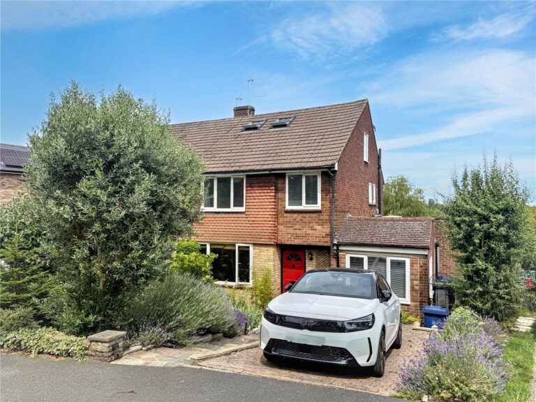 East View, Barnet, EN5 5TN