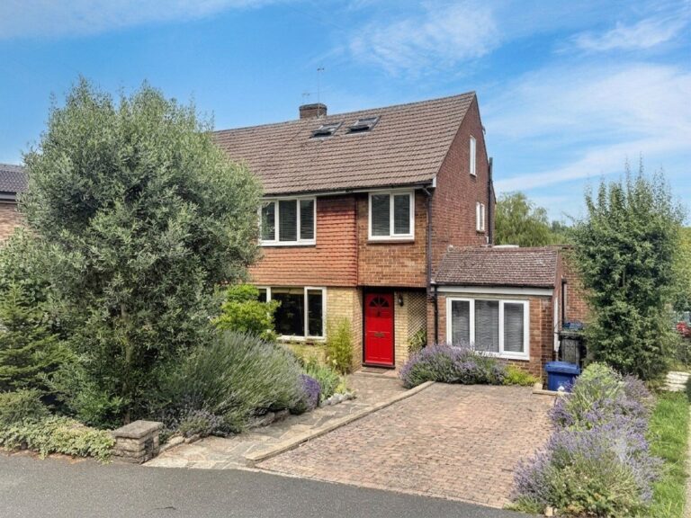 East View, Barnet, EN5 5TN