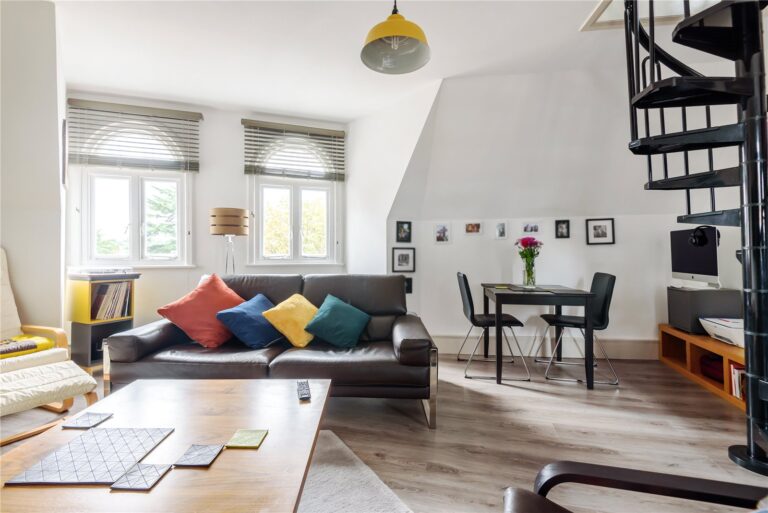 Station Road, New Barnet, Barnet, EN5 1QW