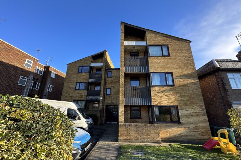 160 Oakleigh Road South, New Southgate