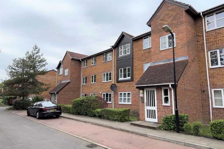 Stevenson Close, New Barnet