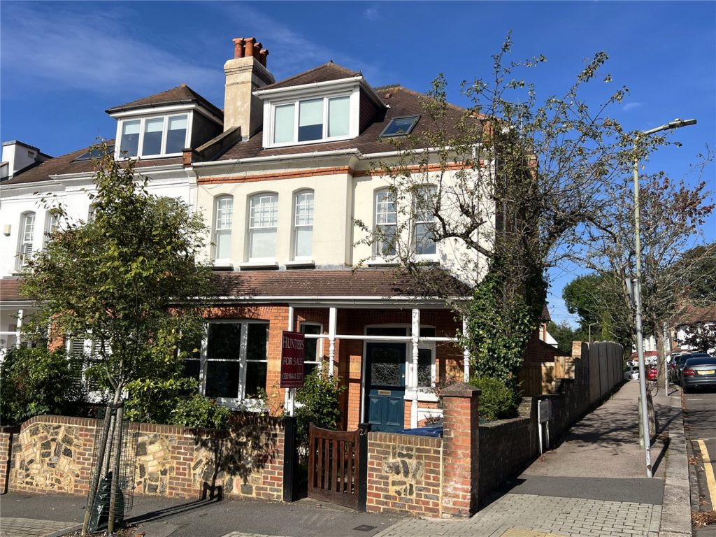 Fitzjohn Avenue, Barnet, EN5 2HW