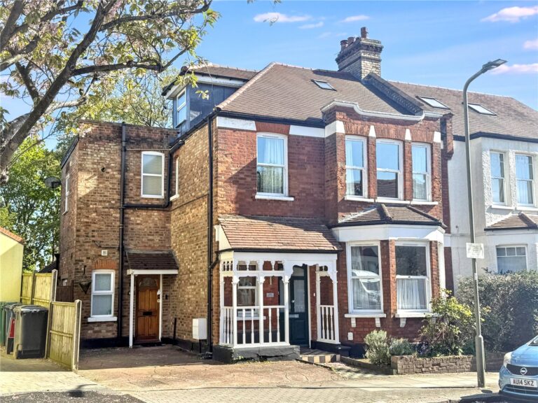 Fitzjohn Avenue, Barnet, EN5 2HH