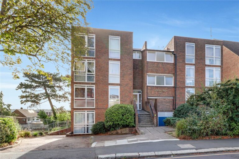 Lyonsdown Road, New Barnet, Barnet, EN5 1JF