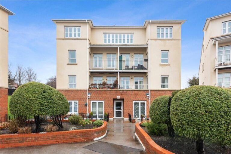 Magdalene Gardens, London