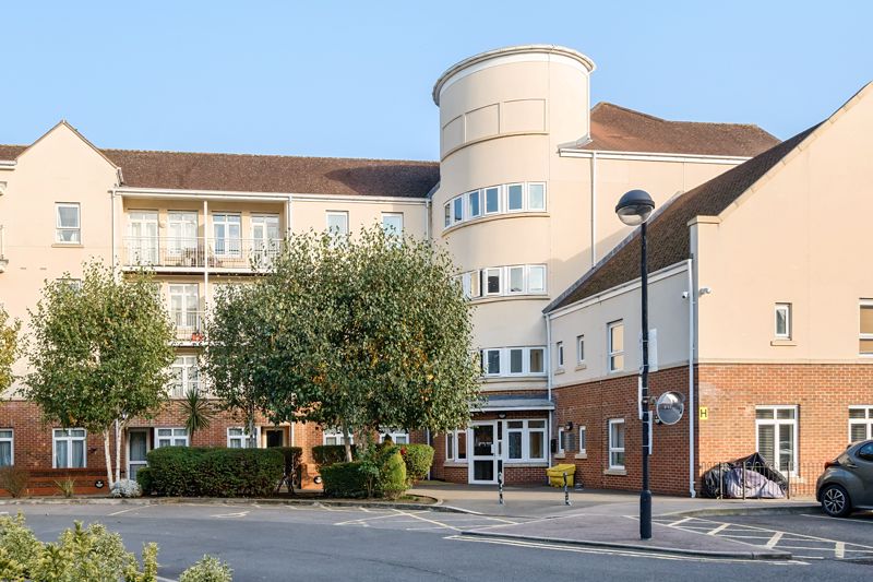 Cambridge Close, Barnet