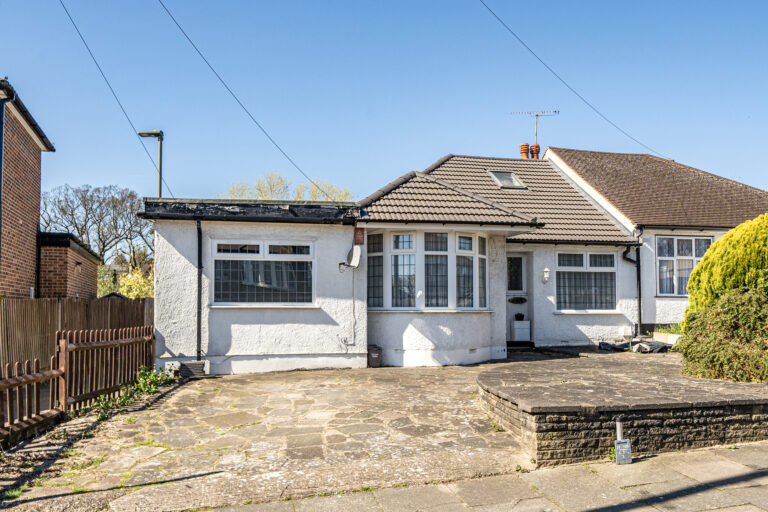 Alverstone Avenue, Barnet
