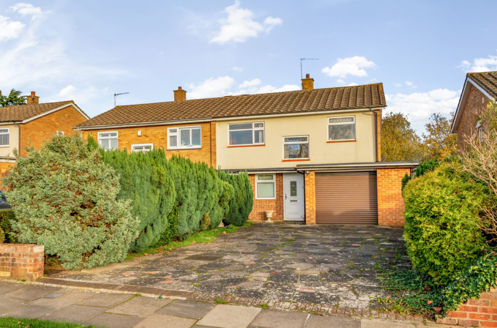 Leeside, Barnet, EN5 2PE