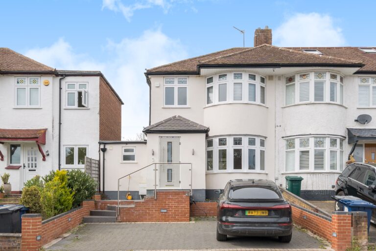 Grange Avenue, Barnet