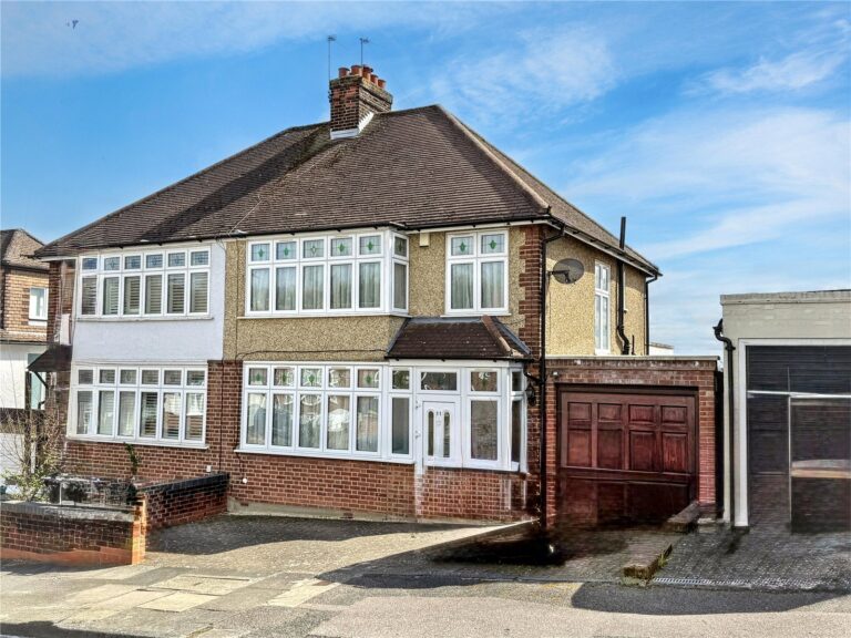 Woodfall Avenue, Barnet, EN5 2EZ