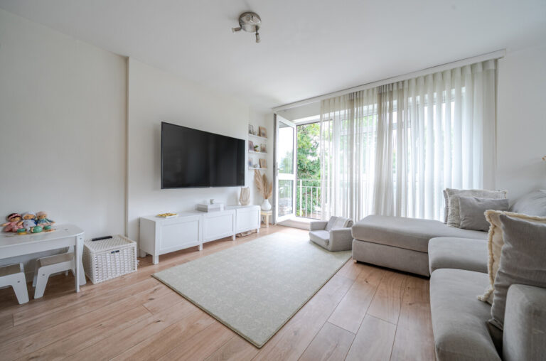 Warwick Road, Barnet, EN5 5ET