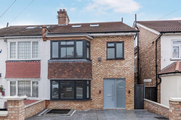 Fernwood Crescent, London