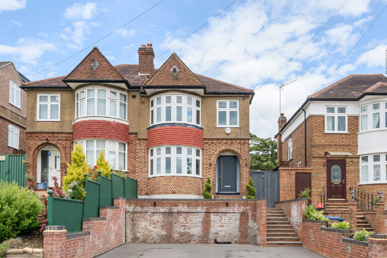 Brookside South, Barnet