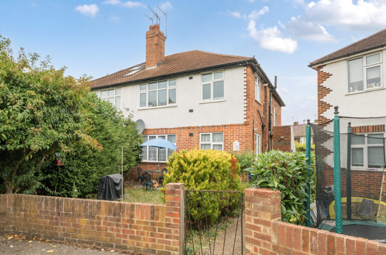 St. Wilfrids Close, Barnet, EN4 9SE