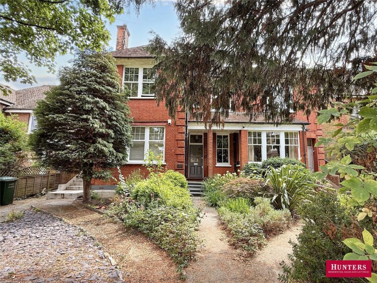 Station Road, New Barnet, Barnet, EN5 1PT