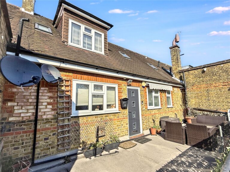 Greenhill Parade, Great North Road, New Barnet, Barnet, EN5 1ES