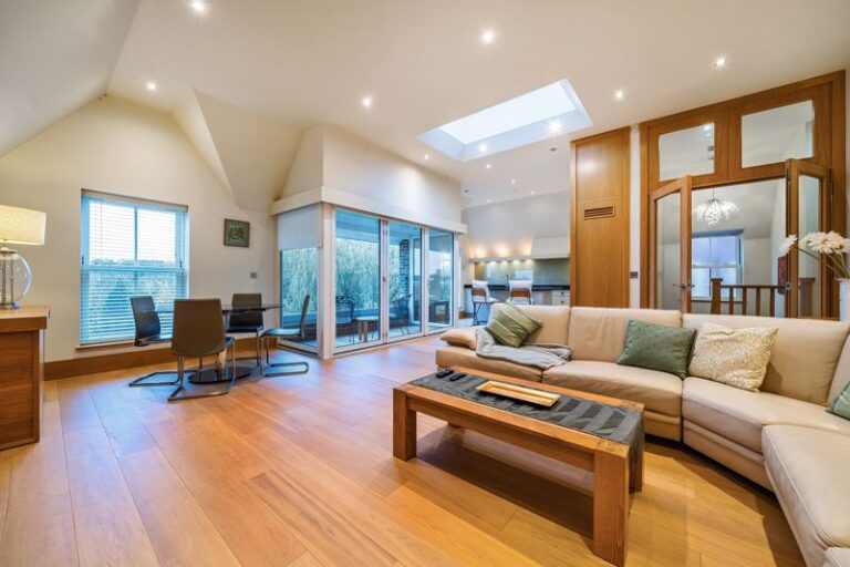 Risegate Lodge, Woodside Park