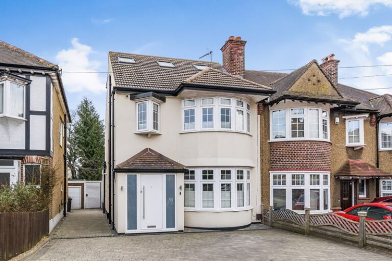 Walfield Avenue, London