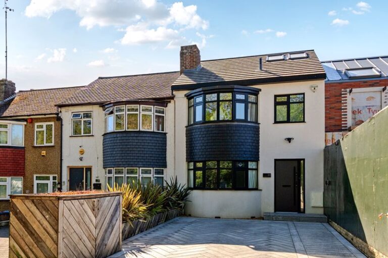 Avondale Avenue, Barnet