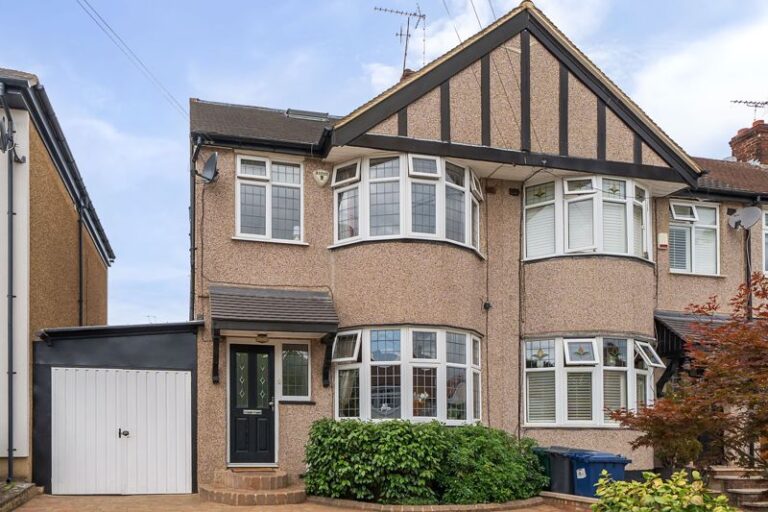 Weirdale Avenue, London