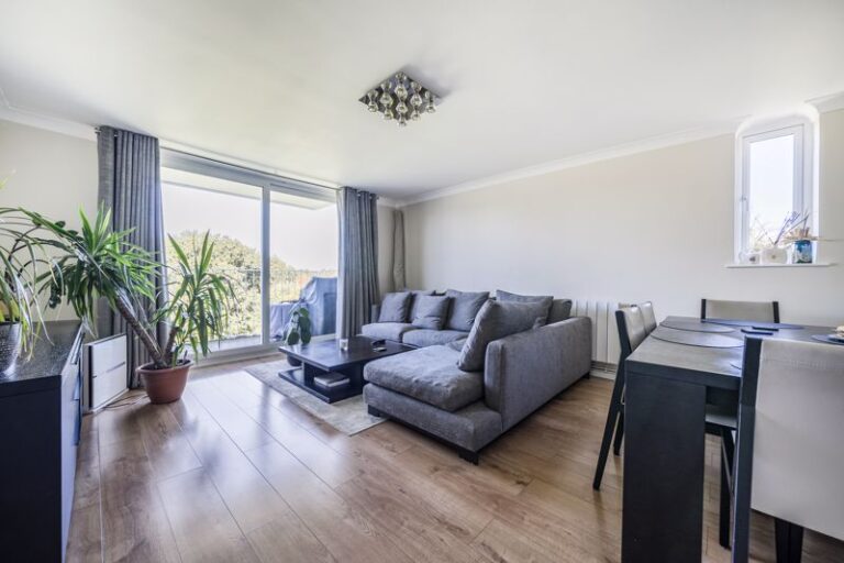 Coleswood, Simmons Close