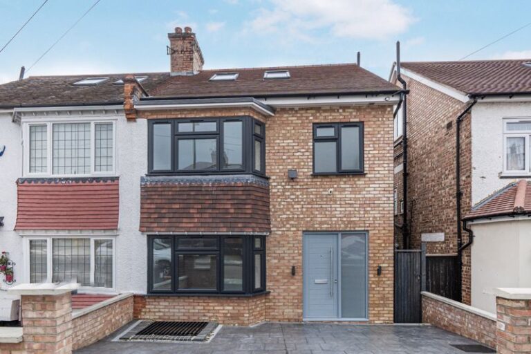 Fernwood Crescent, London