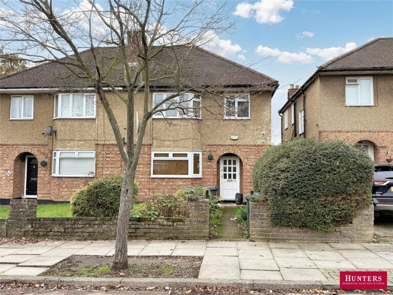 Connaught Road, Barnet, EN5 2PY