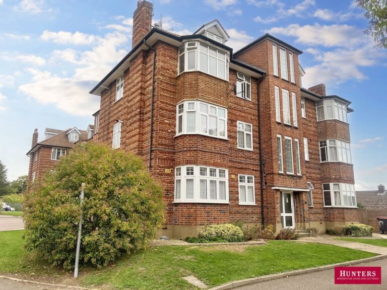 Oakleigh Road North, Whetstone