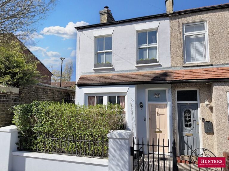 Brunswick Crescent, London