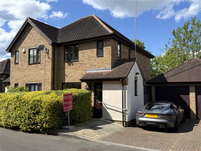 Pearson Close, Barnet, EN5 5NE