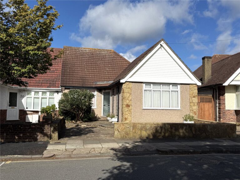 Woodfall Avenue, Barnet, EN5 2HA