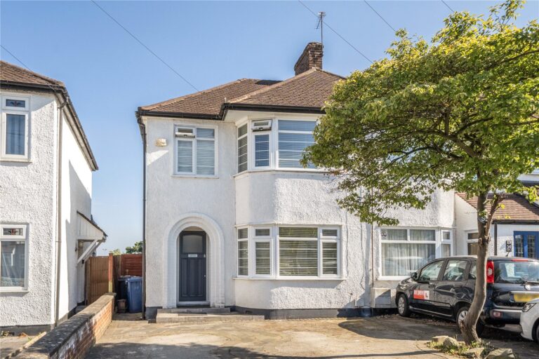 Weirdale Avenue, London