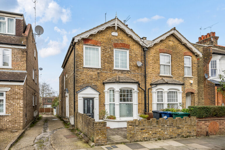 Holly Park Road, London