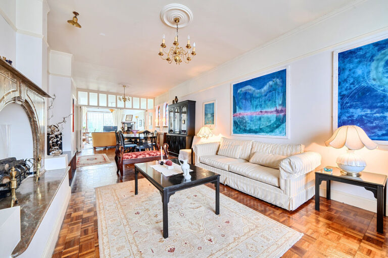 Oakleigh Road North, London