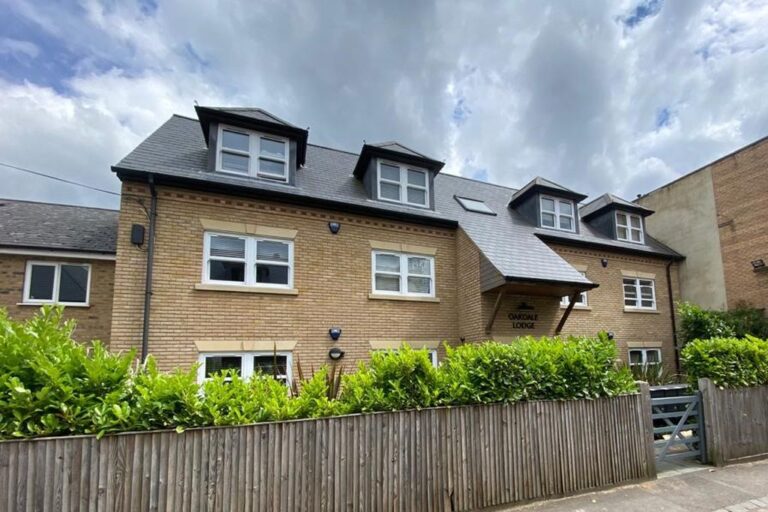 Oakdale Lodge, Barnet