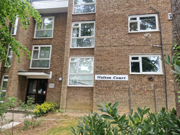 Lyonsdown Road, New Barnet, Barnet, EN5 1JW