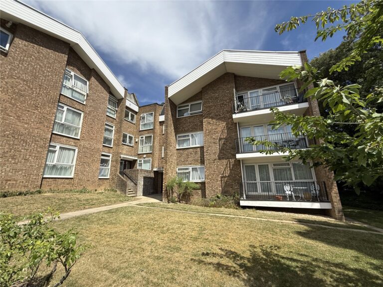 Lyonsdown Road, New Barnet, Barnet, EN5 1JW