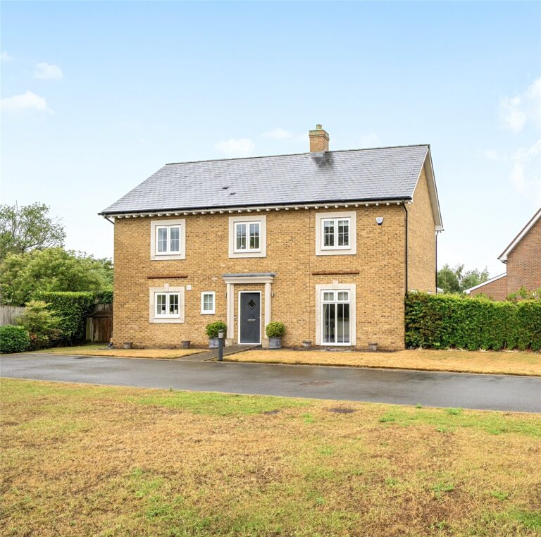 Bentley Place, Bentley Heath, Barnet, Hertfordshire, EN5 4BF