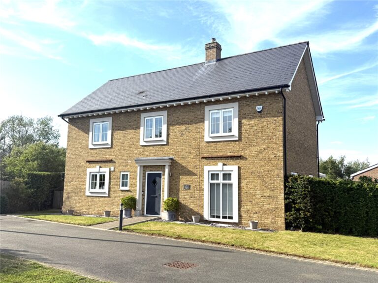 Bentley Place, Bentley Heath, Barnet, Hertfordshire, EN5 4BF