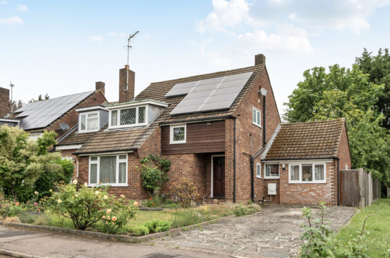 Lingholm Way, Barnet, EN5 2SP