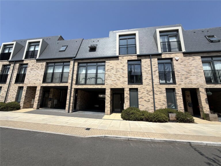 Helios Way, Barnet, EN5 2FT
