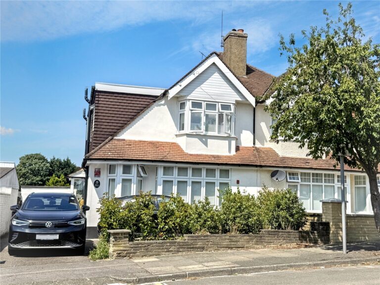 Woodfall Avenue, Barnet, EN5 2HA