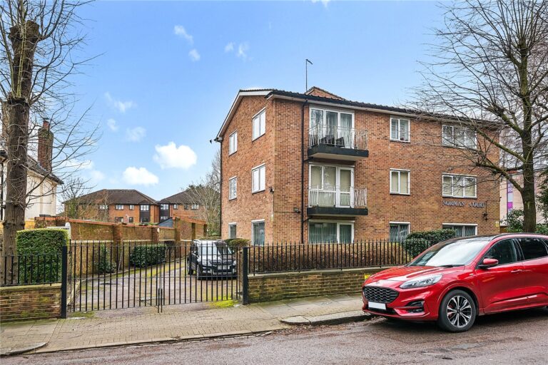 Leicester Road, Barnet, EN5 5EB